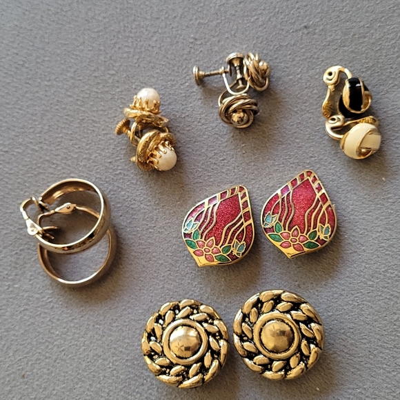 6 pairs. Clip on earrings - Picture 1 of 9
